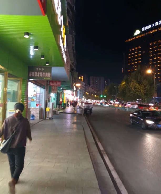 (转让)上海路荷花范小区中国银行对面人流量大