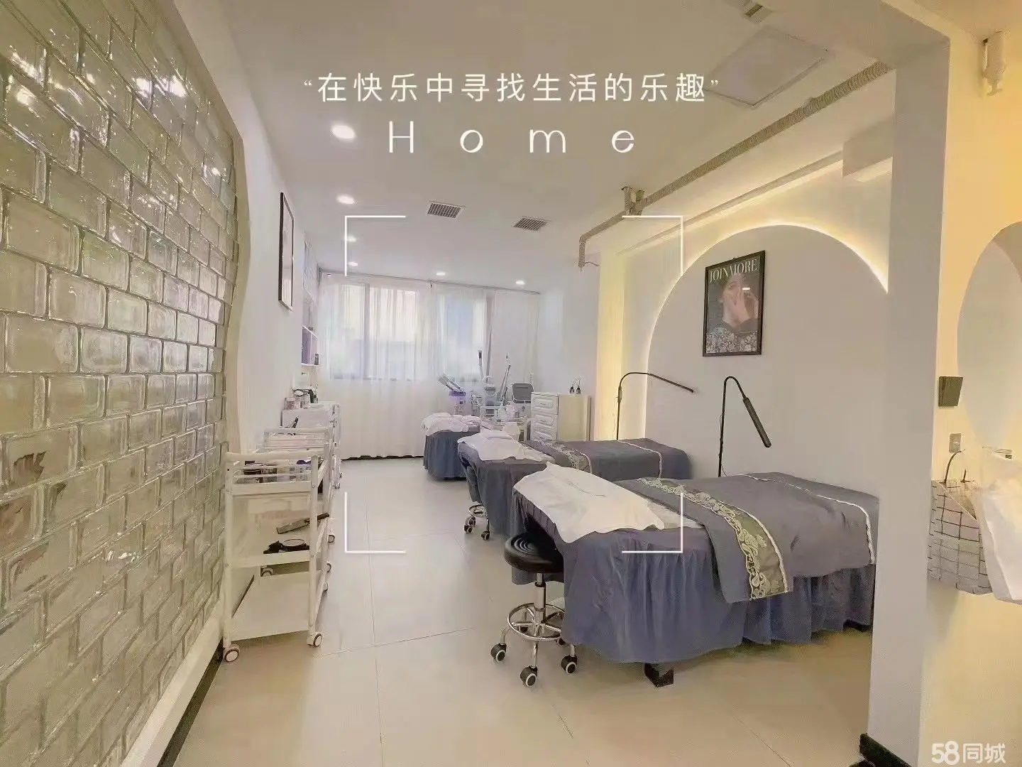 (转让)临街一楼，靠近幼儿园，队附近有办公楼居民楼，停车方便。