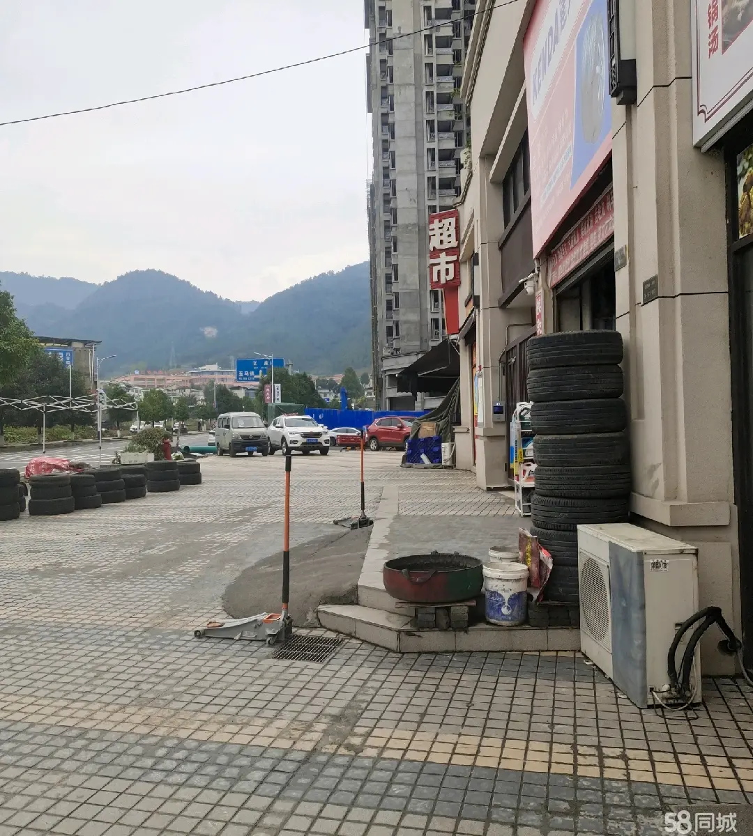 (转让)鲁班南府102号门面