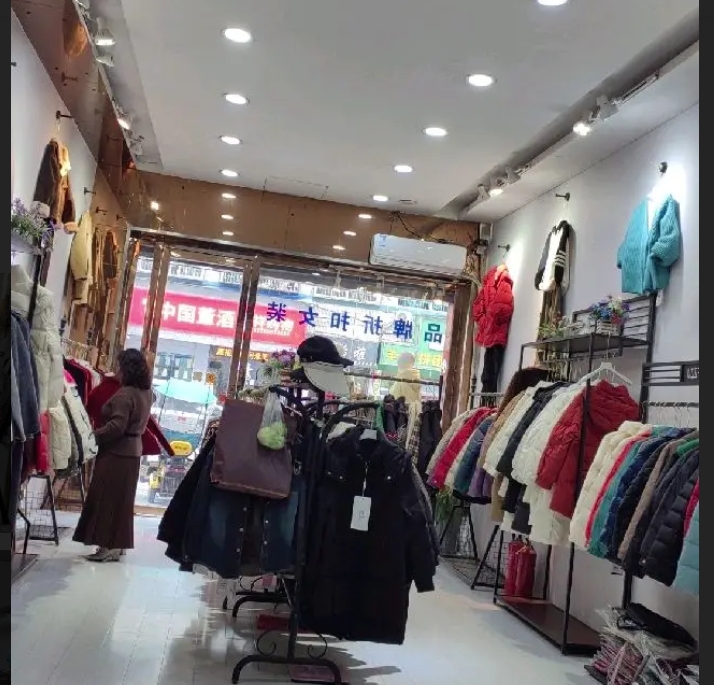 (转让)适合各种生意，临街地段好