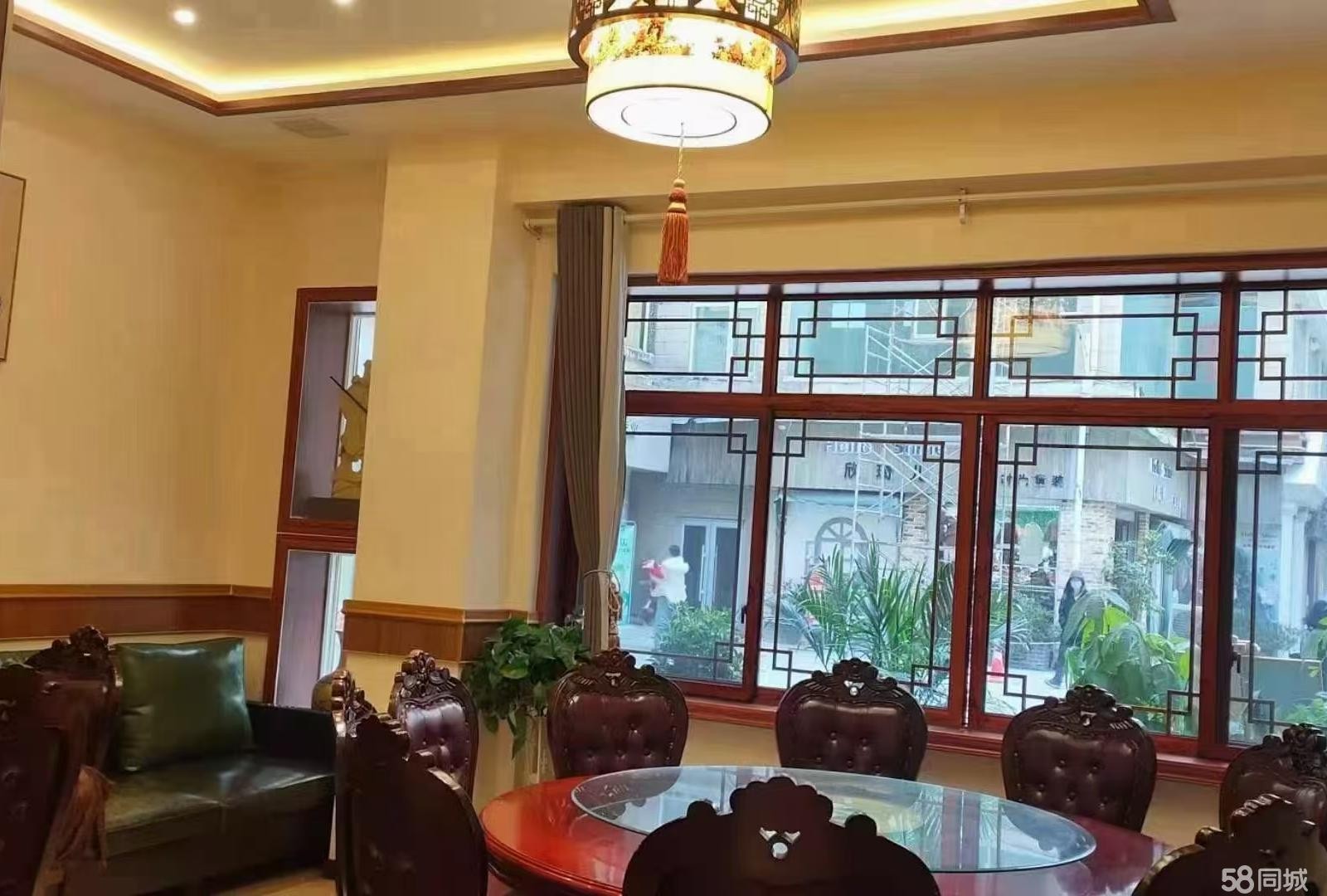 (转让)本店位于白沙路飞天步行街内，交通便利，客源稳定。