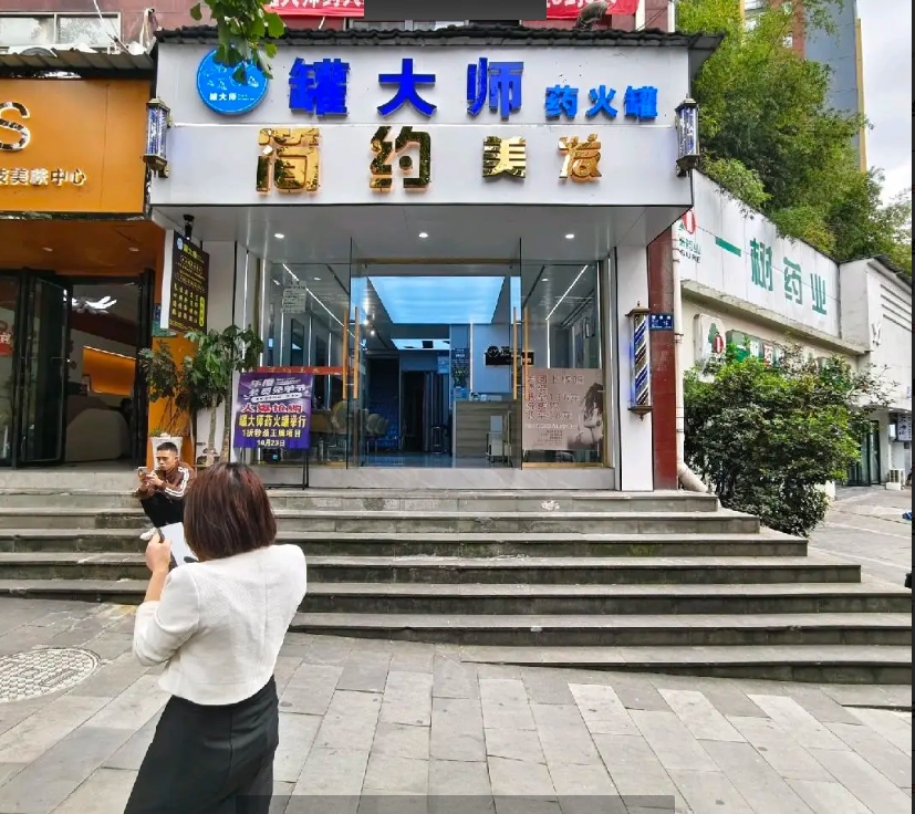 (转让)临街商铺，上下两层共计180平方，位置好客流量大