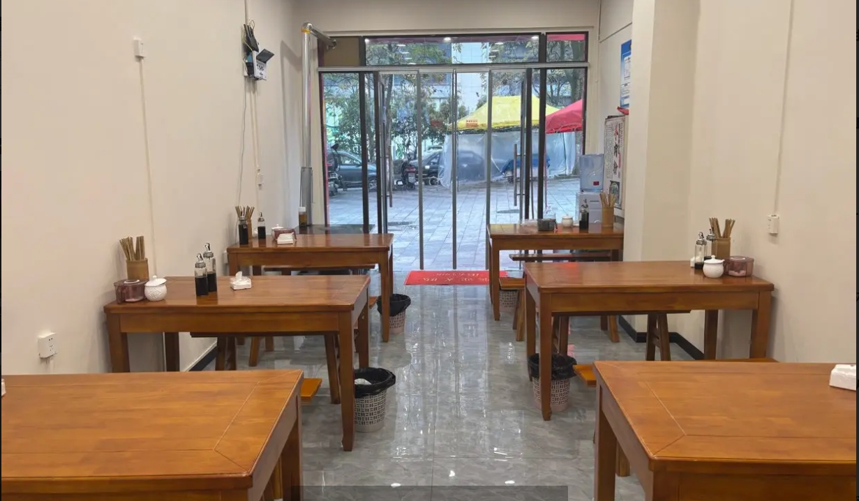 (转让)本店羊肉粉店，可以外摆几十平方，不会包技术