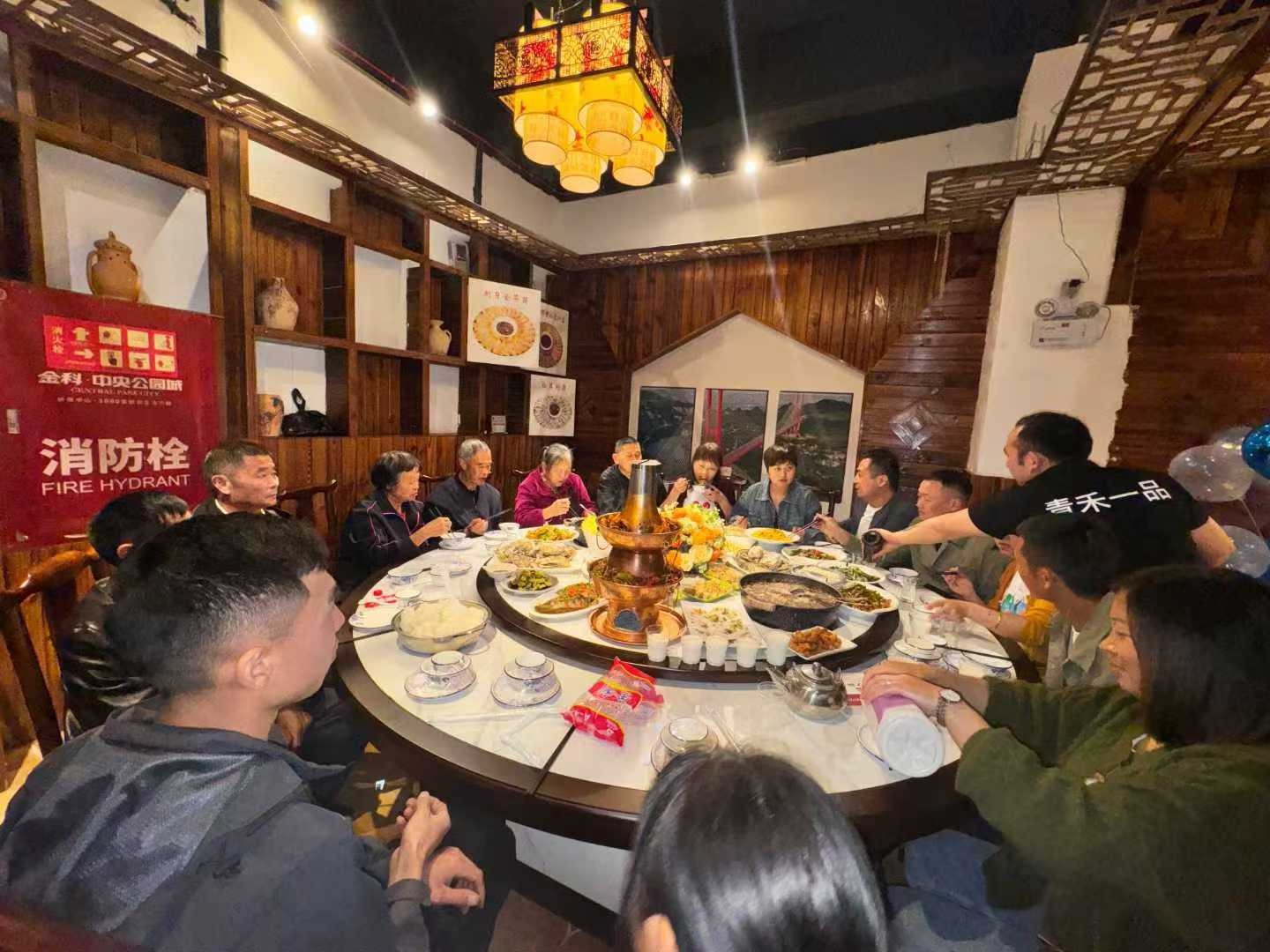 新蒲遵义四中对面十字路口餐饮店转让