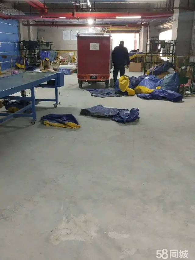 （转让）汇川大道中心区域，交通方便，适应快件派送