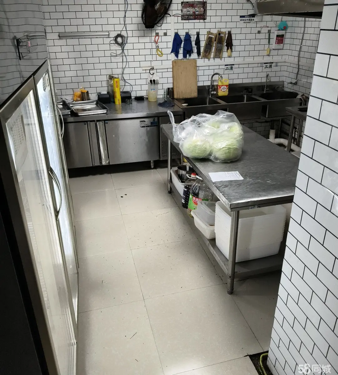 (转让)双门头店，使用面积有一百多平，可外摆，厨房面积十几平