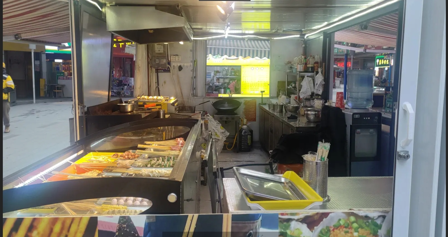 (转让)本商铺为档口摊位,美食街,适合做各种餐饮美食