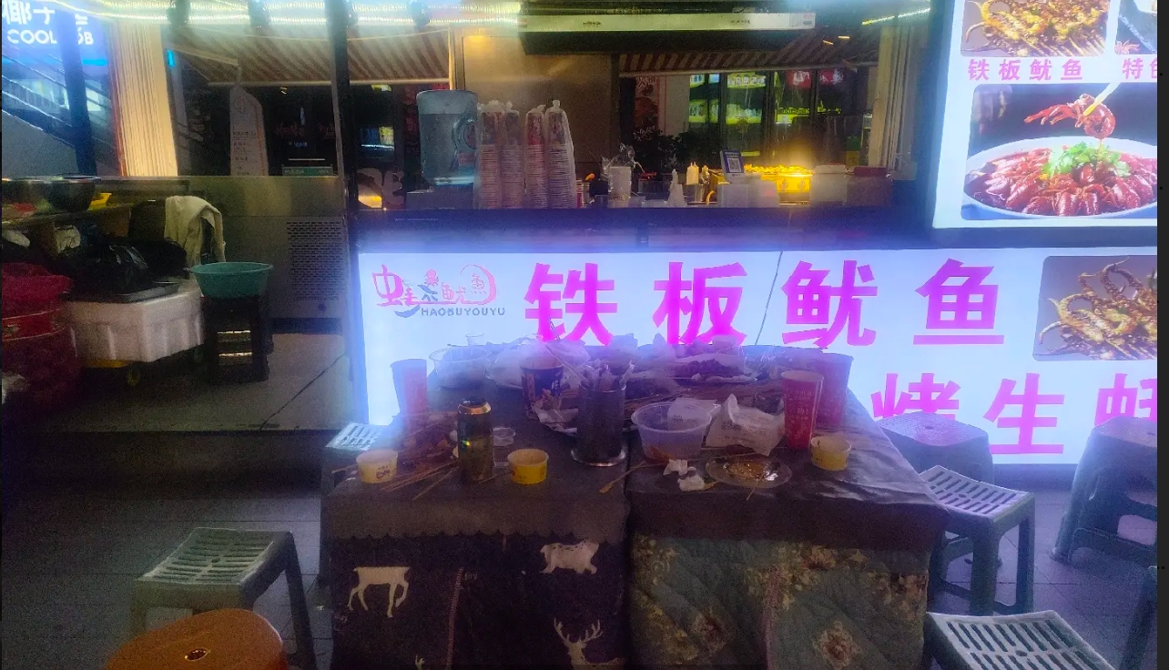 (转让)本商铺为档口摊位,美食街,适合做各种餐饮美食