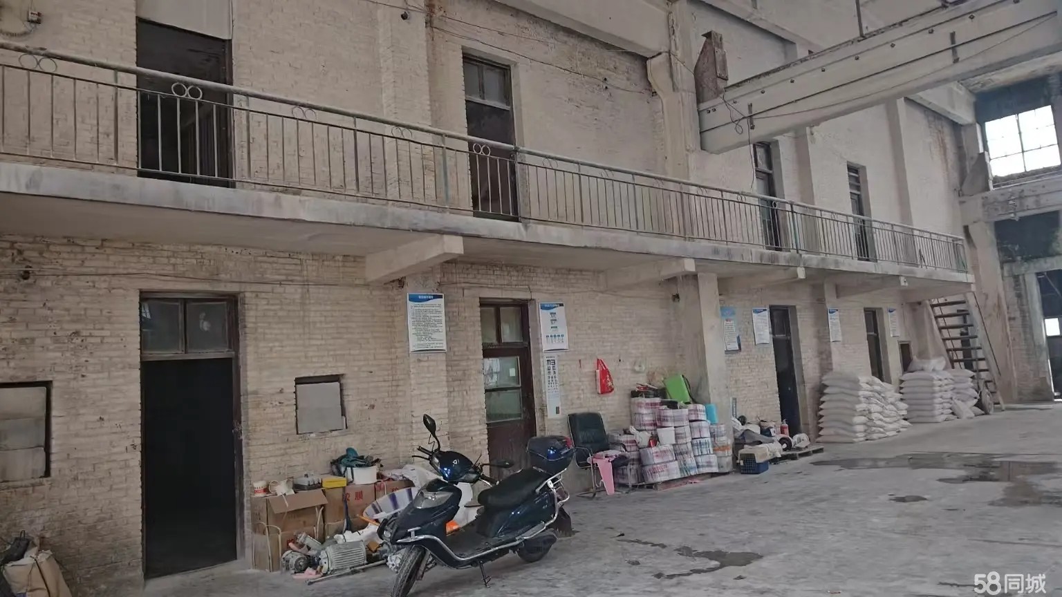 (转让)生产pvc管材。租用的兵工厂的厂房，厂房加场地一共7亩左右