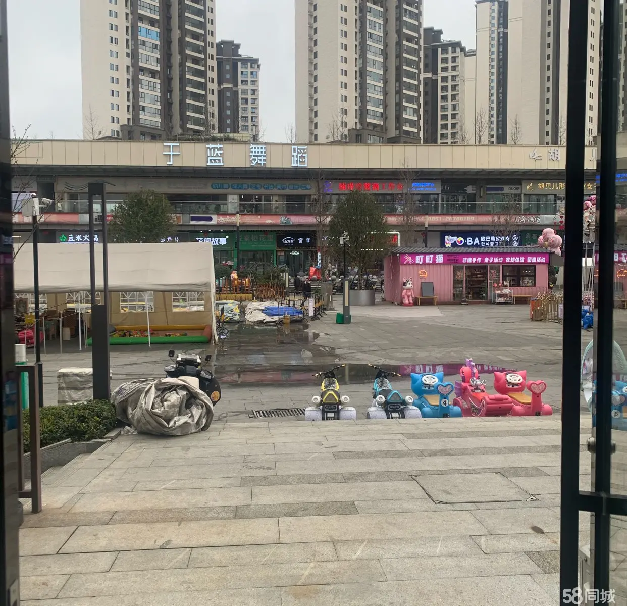 （转让吾悦广场门面，店铺位置好，上中下三层，夏天人流量很大