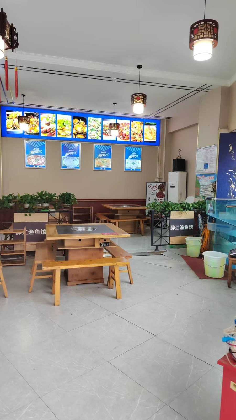 仁怀仁武酒店斜对面斑马线旁餐饮店转让