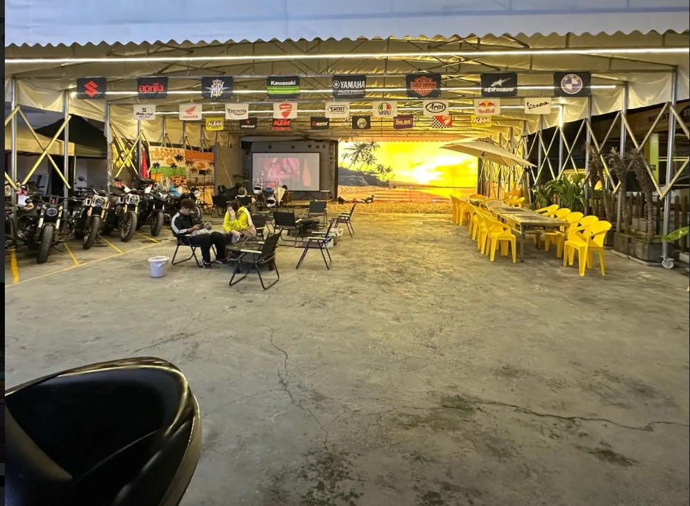 (转让)室外露天风格小院，可做餐饮，酒吧，咖啡馆，打卡地