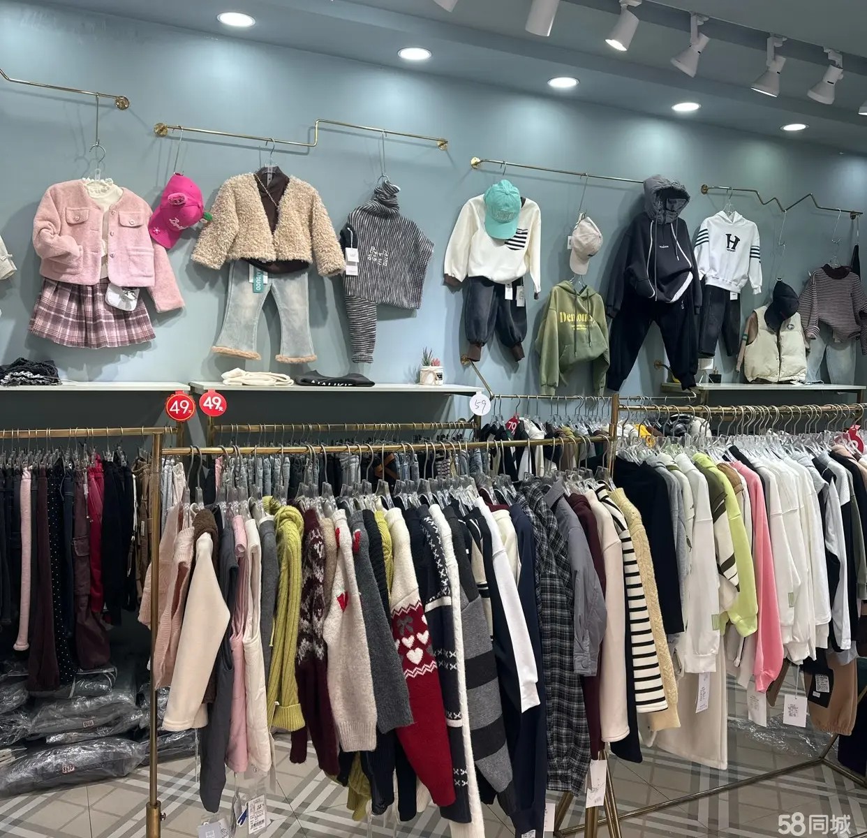 (转让）因无暇顾及两店琐事，将此店铺转让，有固定客源.