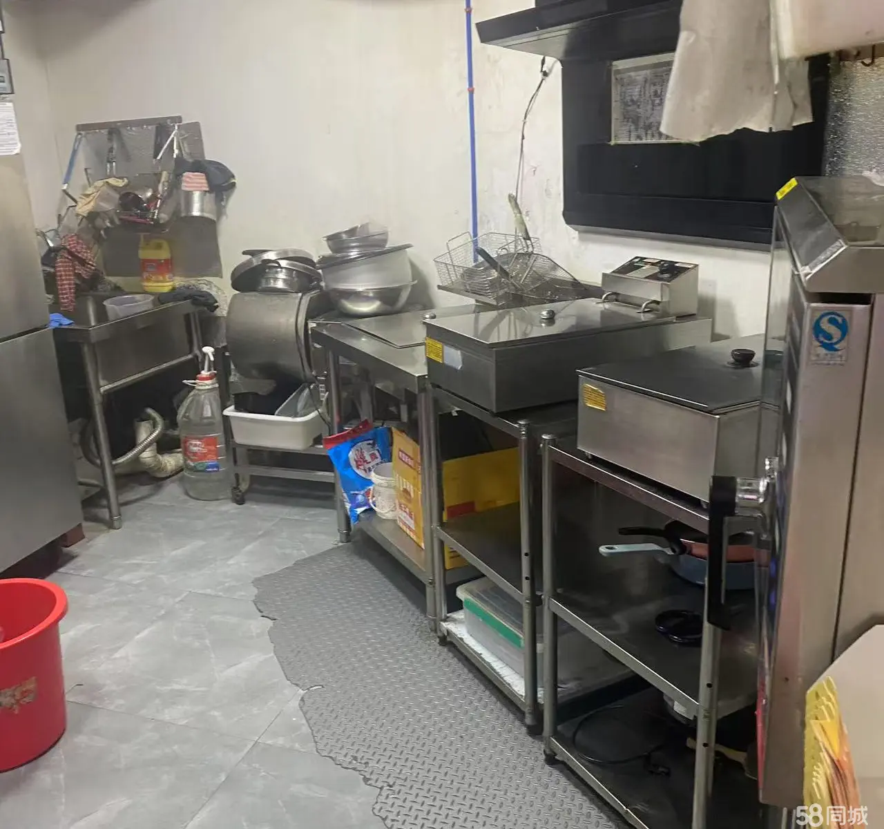 (转让)本人要去外地现经营汉堡店低价转让，接手可直接经营