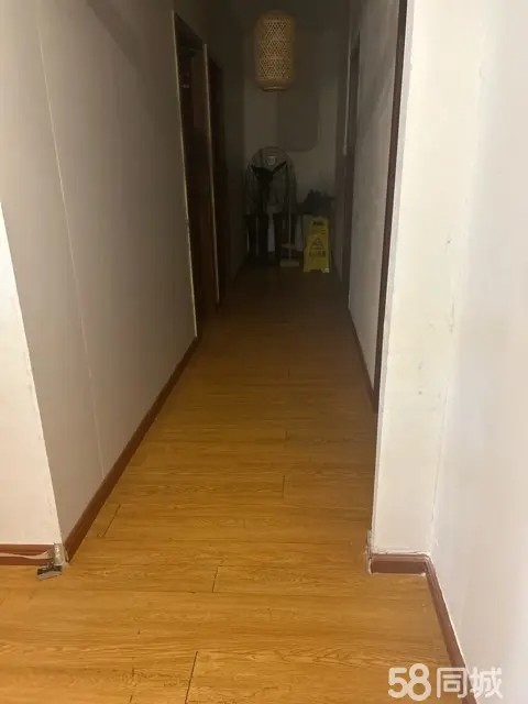 （转让）楼上楼下200平左右可外摆有包房