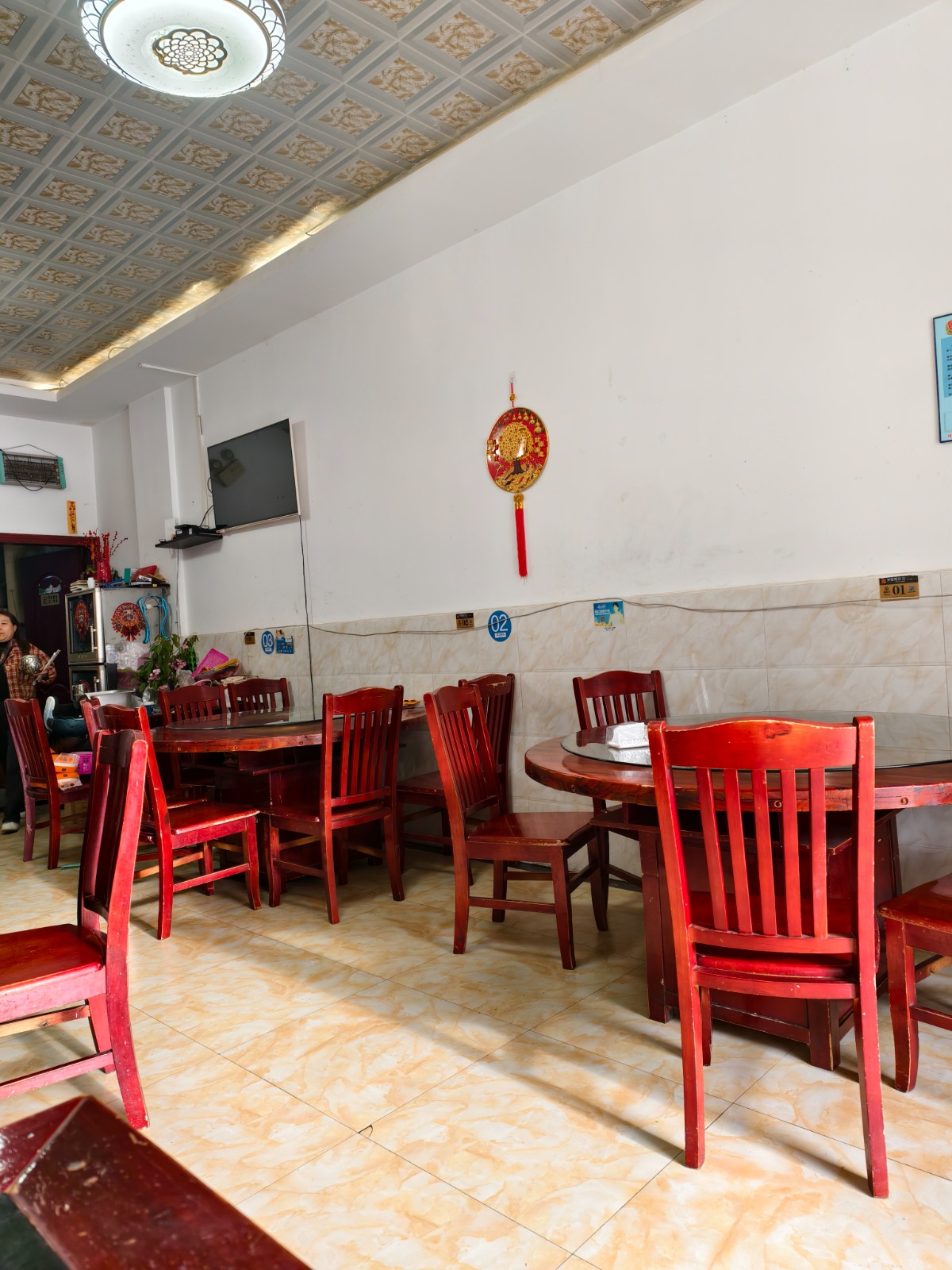 新铺十字路口交汇处经营八年餐饮店转让
