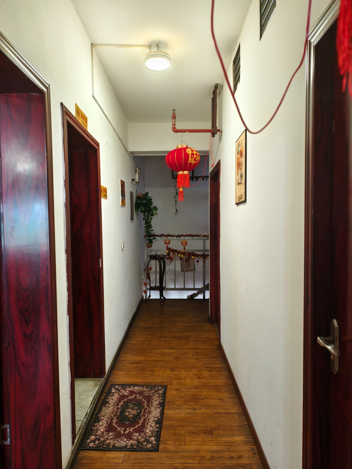 新铺十字路口交汇处经营八年餐饮店转让