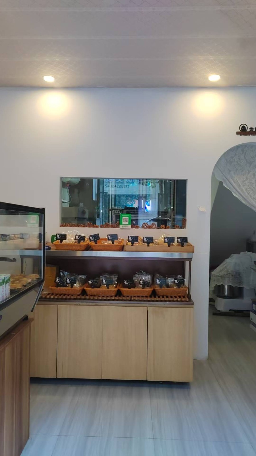 新浦美食街甜品店低价急转