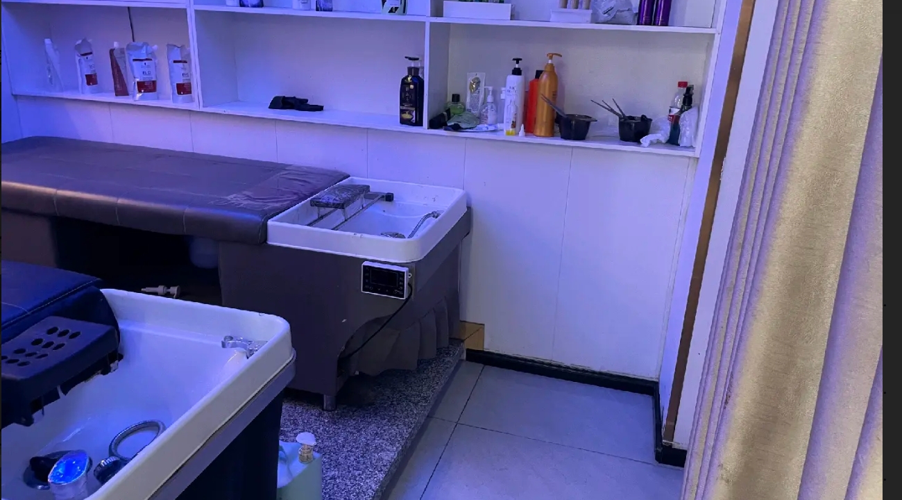 (转让)国酒城三期正好在十字路口接手即可经营还有差不多一个月房租
