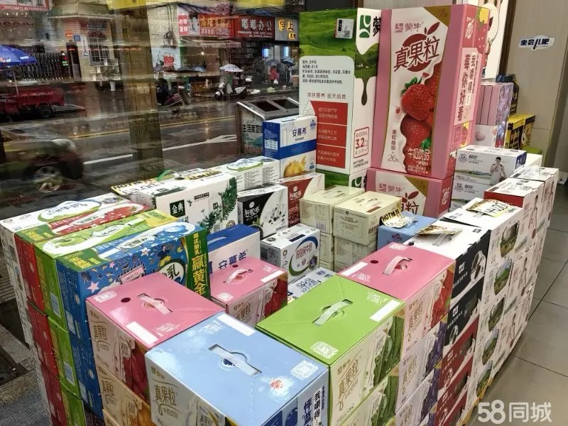 （转让）临街零食店，接手即可经营，周边多社区环绕