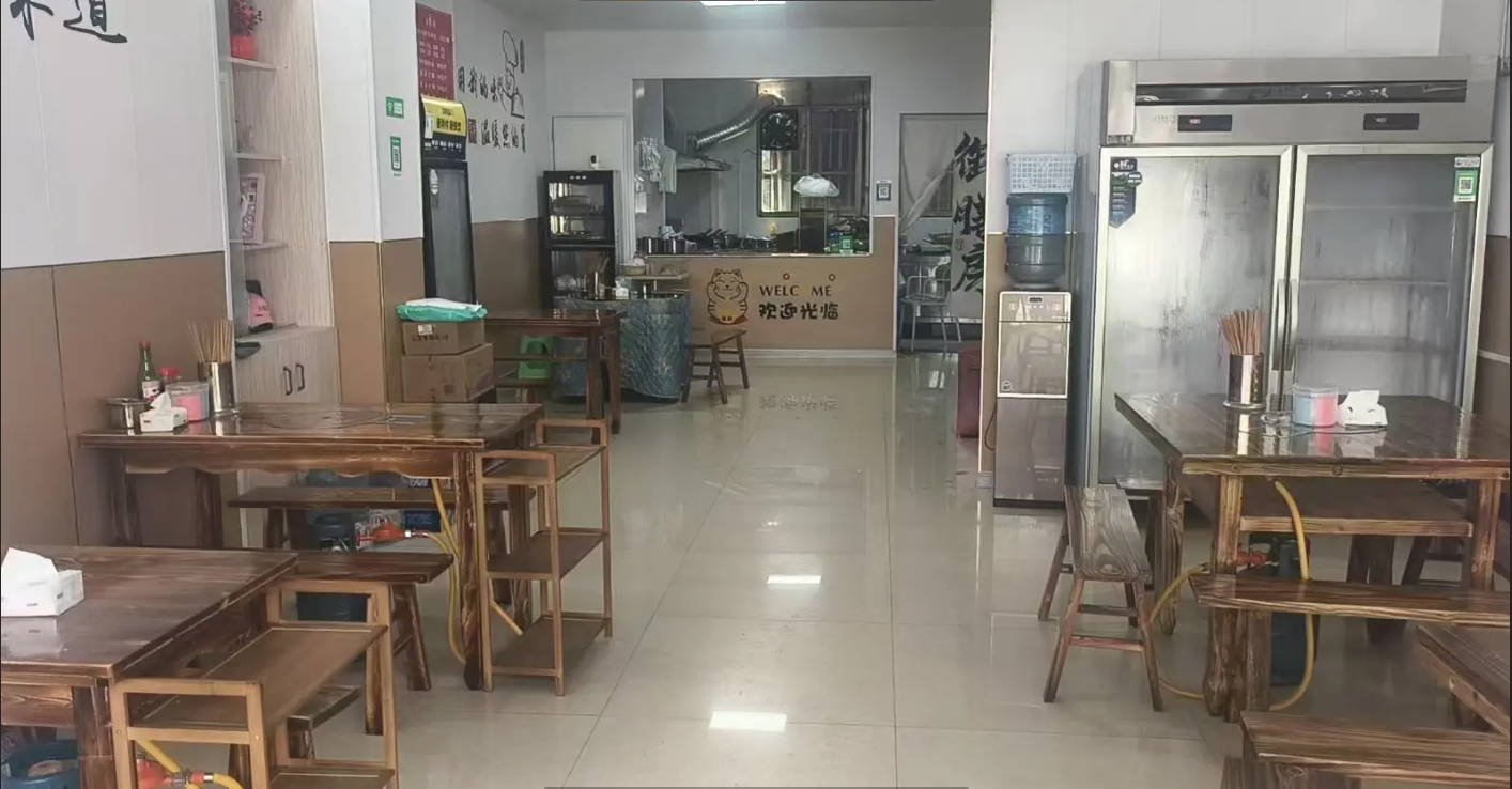 (转让)店铺新装修设备设施齐全临街条件优异