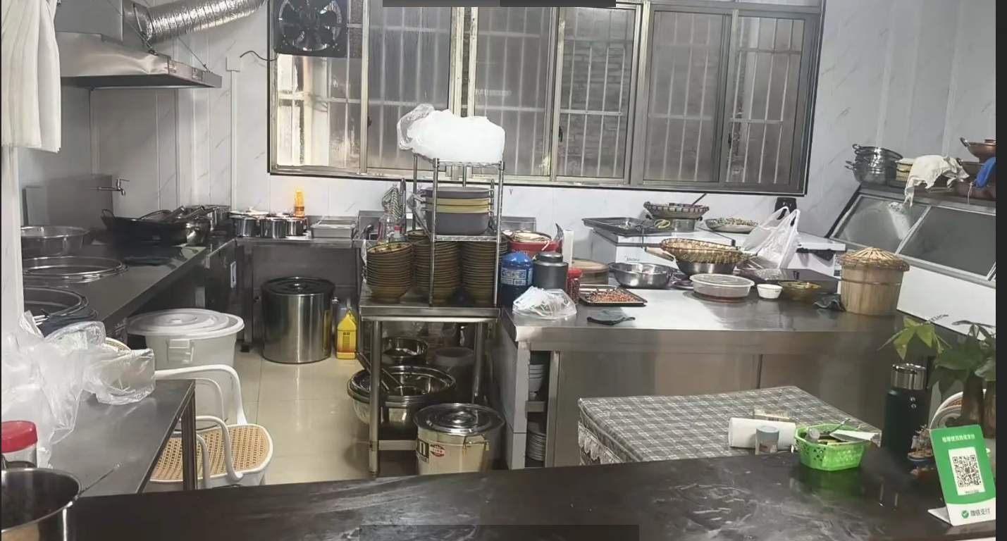 (转让)店铺新装修设备设施齐全临街条件优异