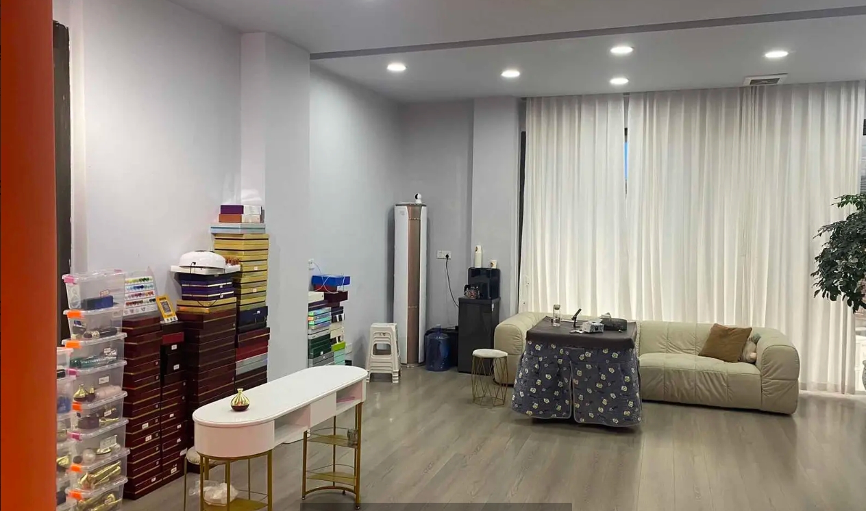 (转让) 店铺设施齐全，接手店铺即可营业有稳定客源