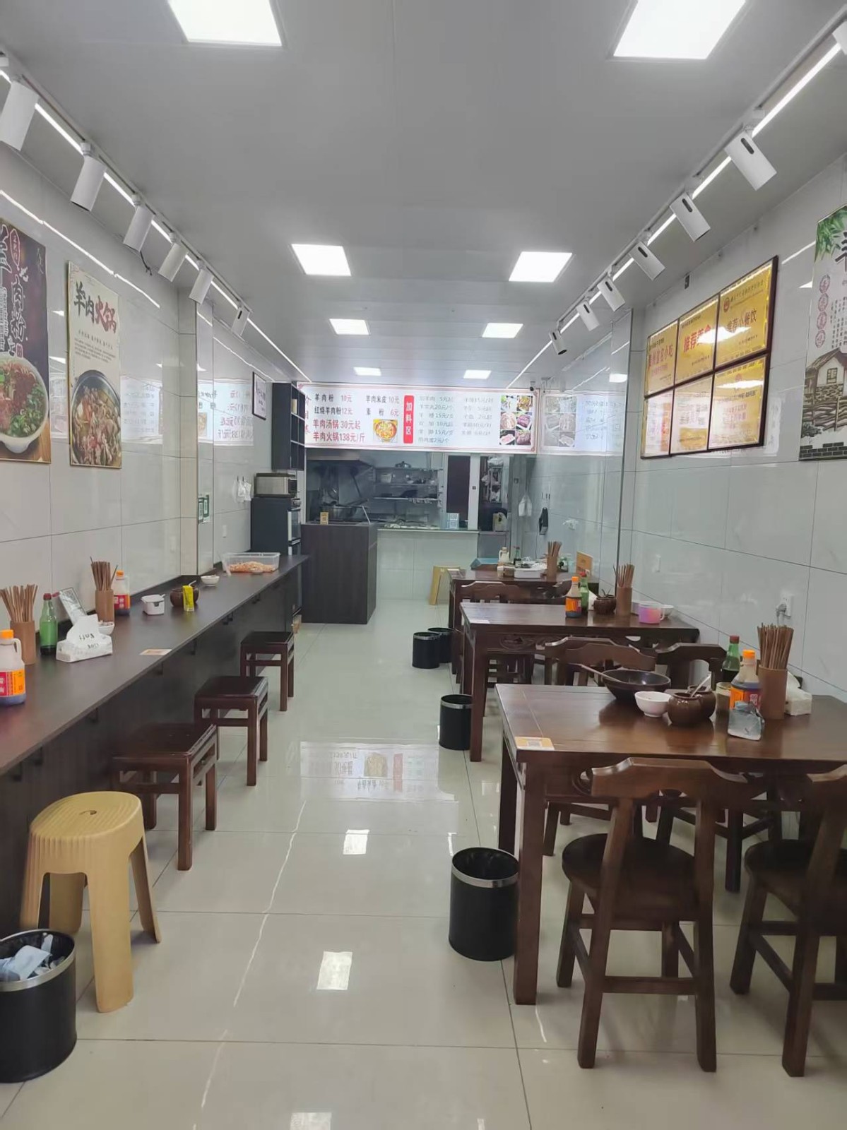 澳门路斑马线旁边餐饮店转让