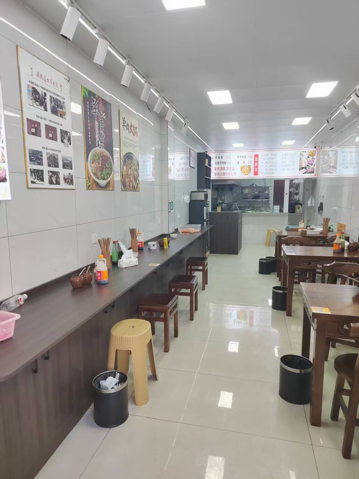 澳门路斑马线旁边餐饮店转让
