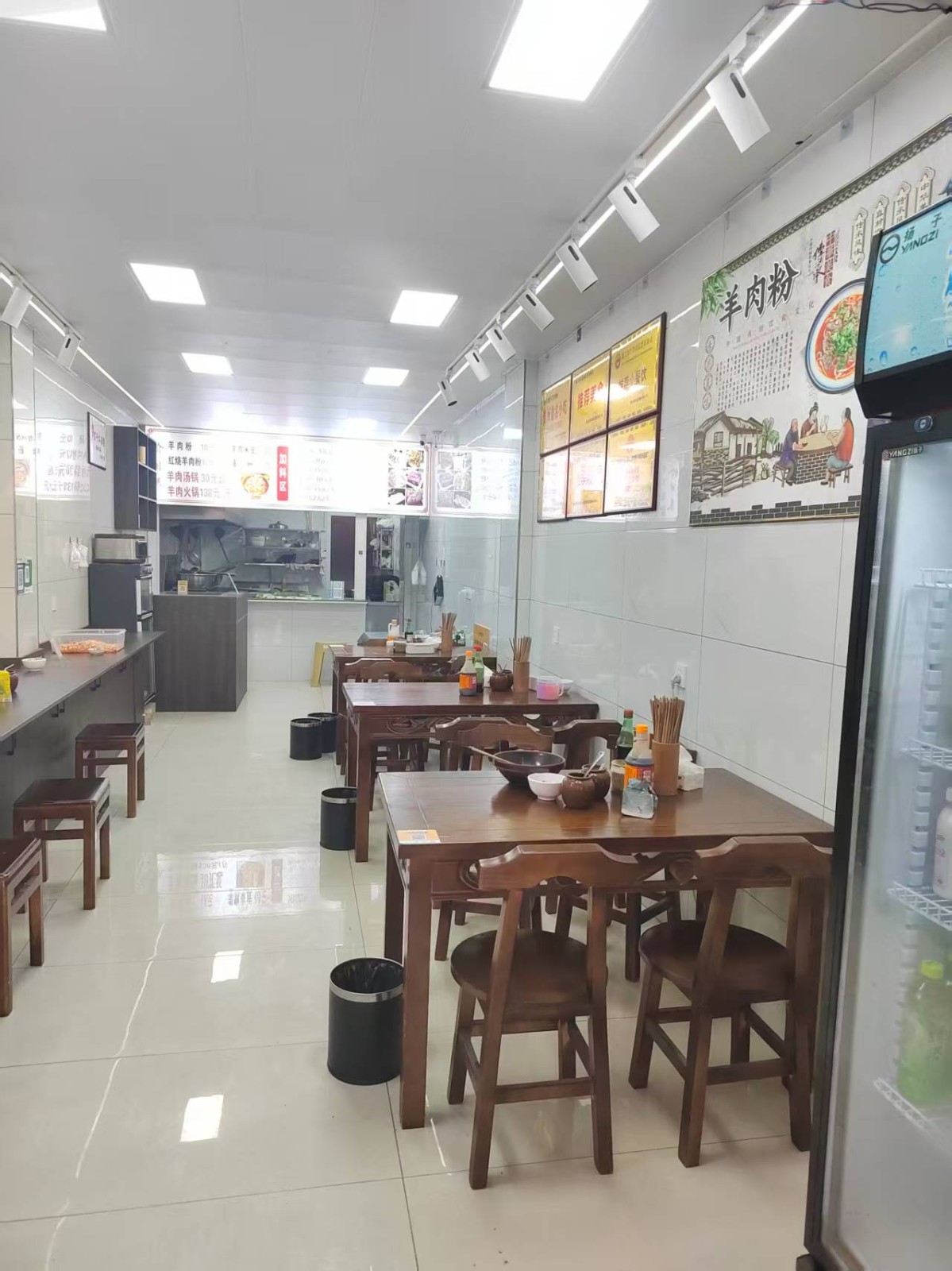 澳门路斑马线旁边餐饮店转让