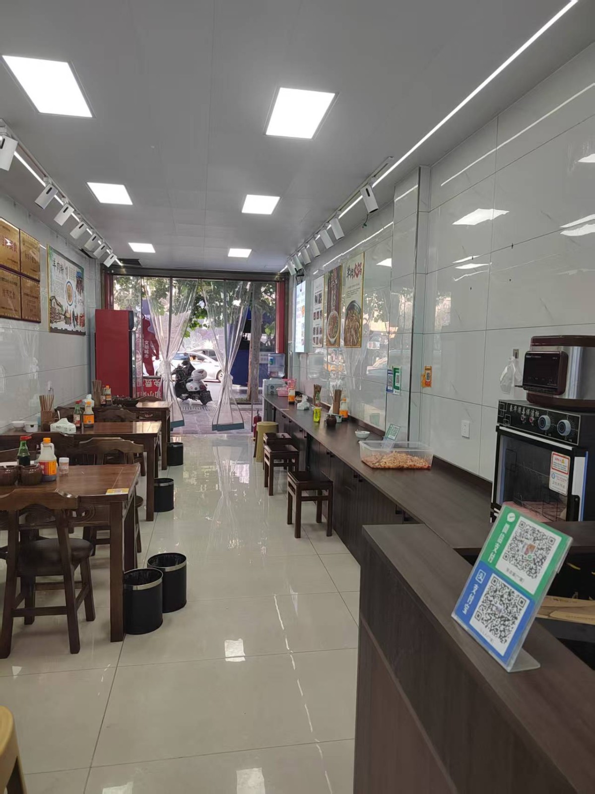 澳门路斑马线旁边餐饮店转让