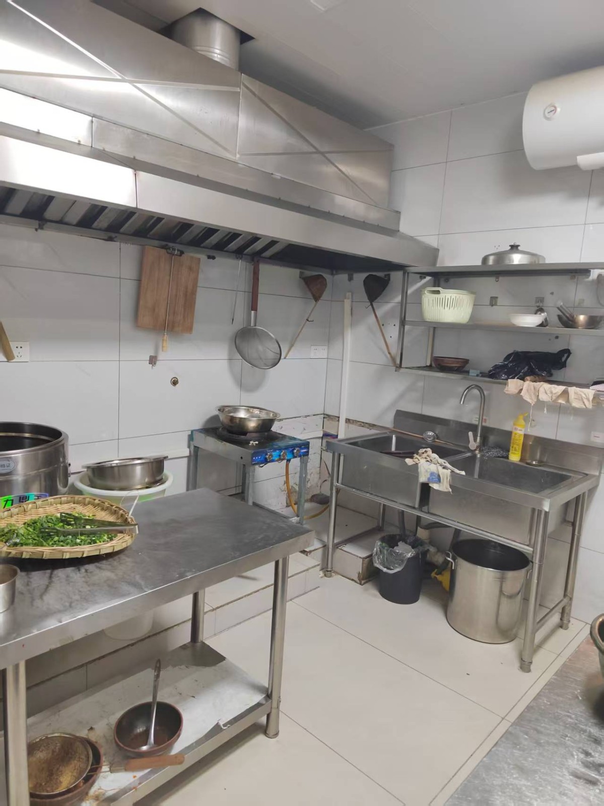 澳门路斑马线旁边餐饮店转让