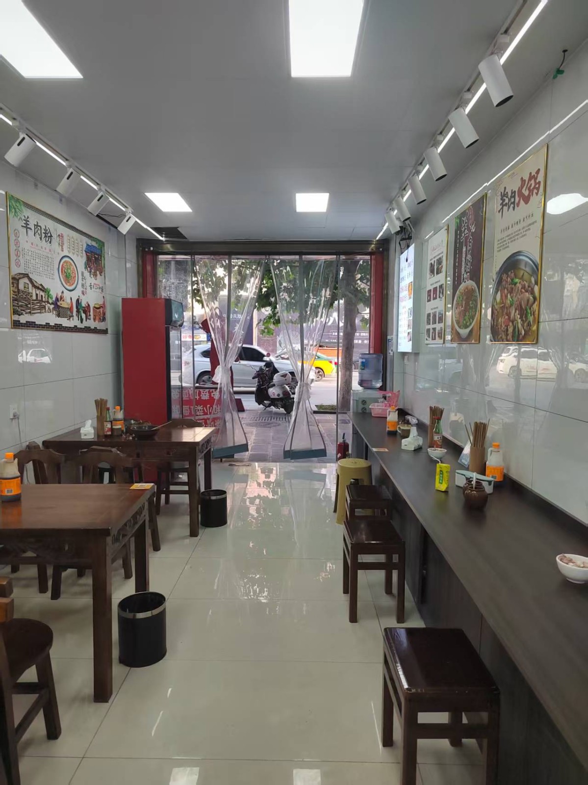 澳门路斑马线旁边餐饮店转让
