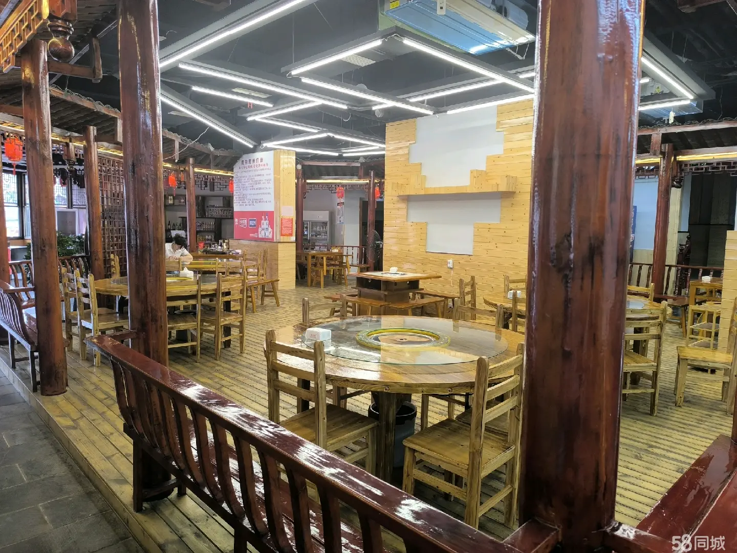 (转让)餐饮店(中型)可经营火锅、炒菜、承包真席及商务宾请等