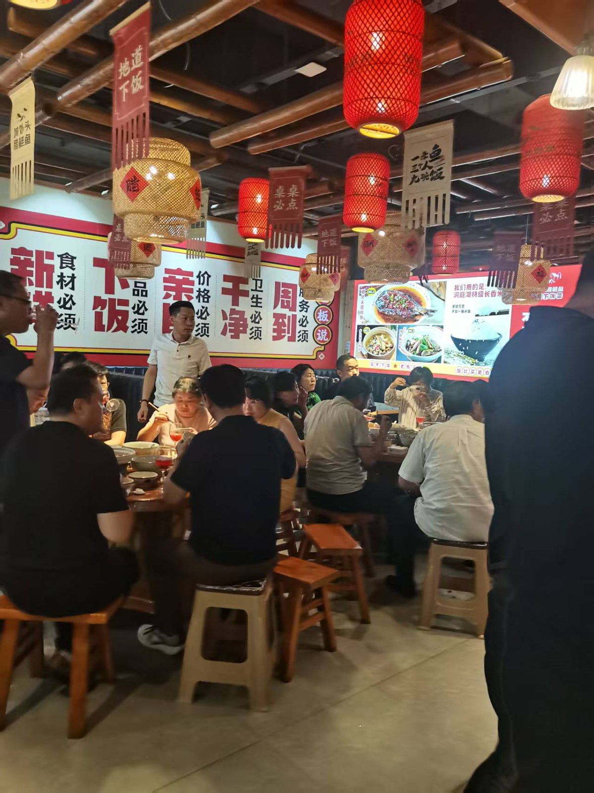 仁怀香榭后门大门头餐馆整体转让
