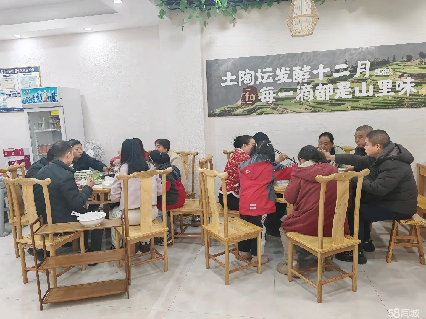 （转让）火锅店转让，设备齐全，一层商铺，户形方正好用。