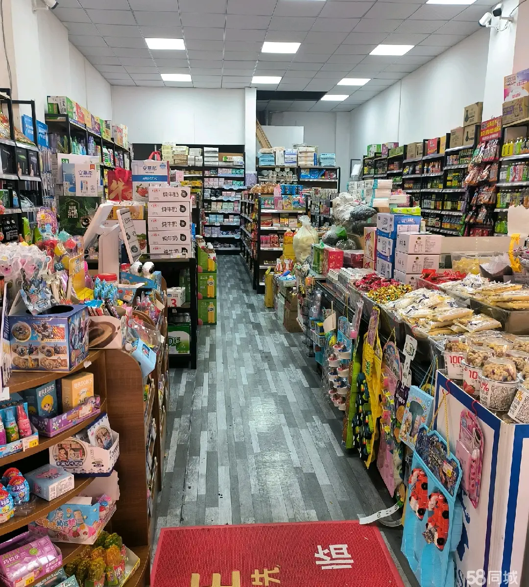 （转让）临街商铺转让，生意好，本人有其它事无法经营，
