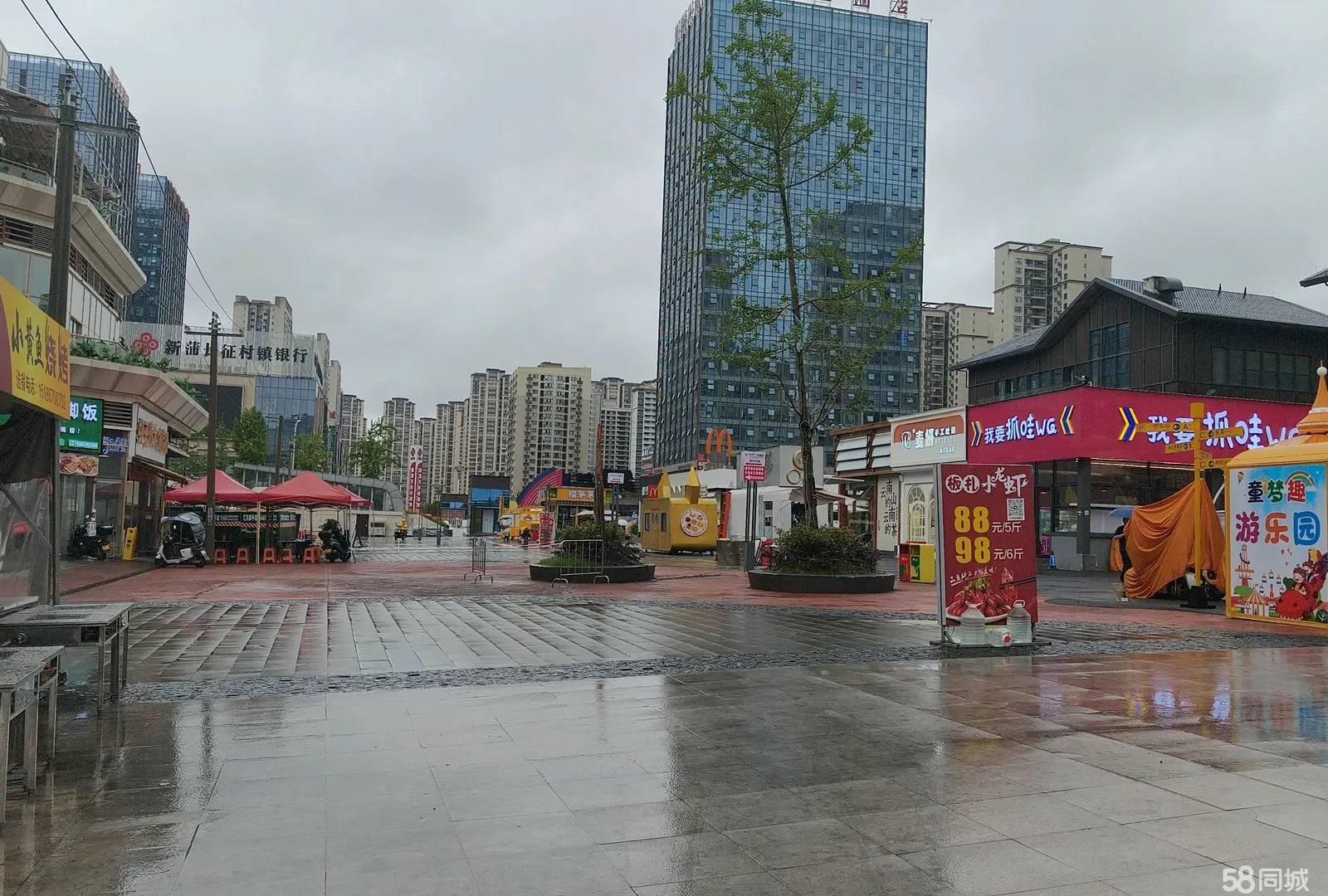 （转让)商用中心，步行街临街店铺，业态丰富