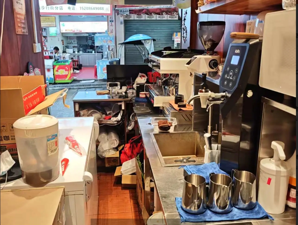 (转让)老城刘二妈米皮对面临街店铺，人流量大，因家庭原因，低价转让