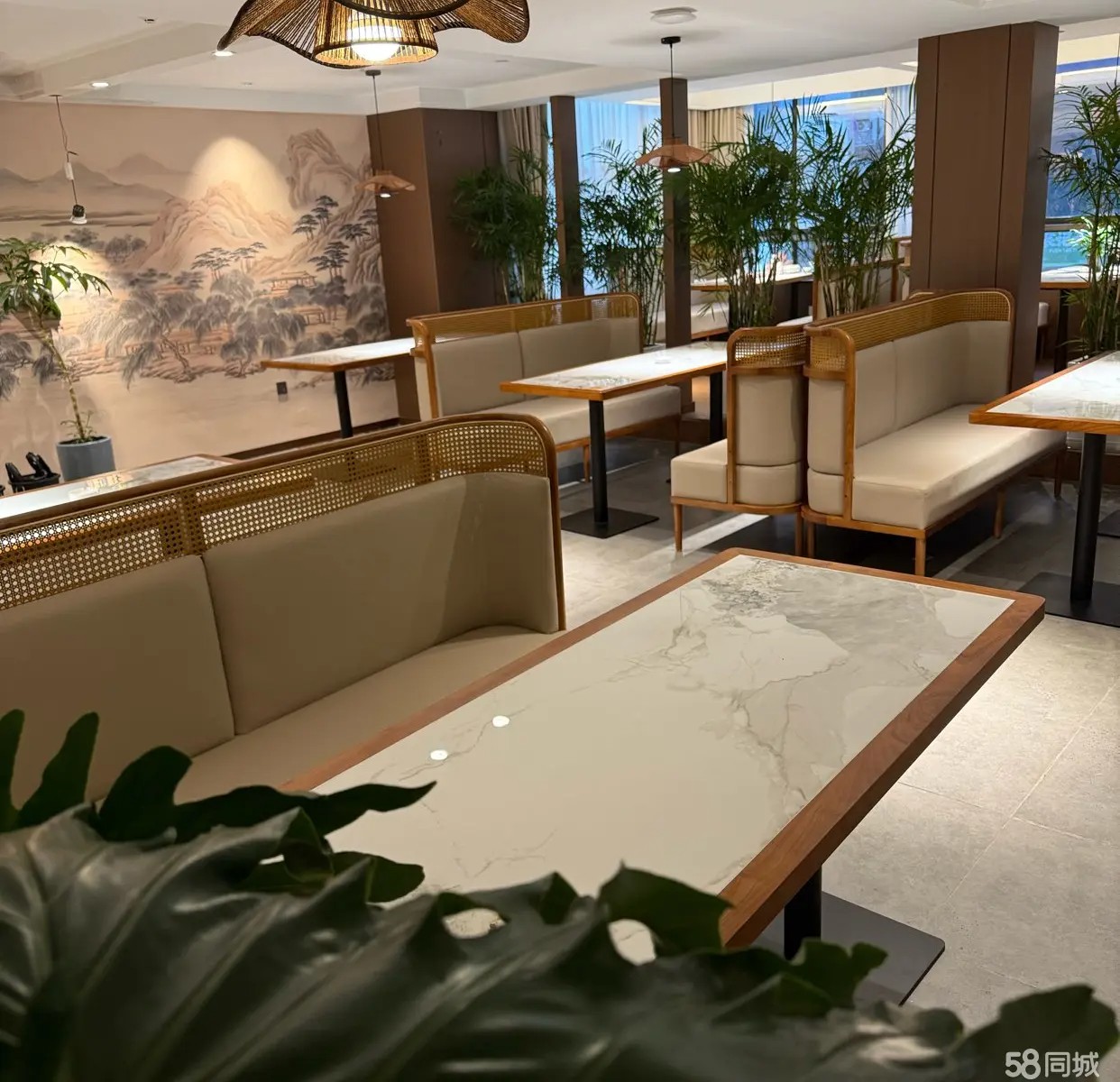 （转让位于林达美食城七栋，临街商铺，位于六楼，与皇朝大酒店同一楼层