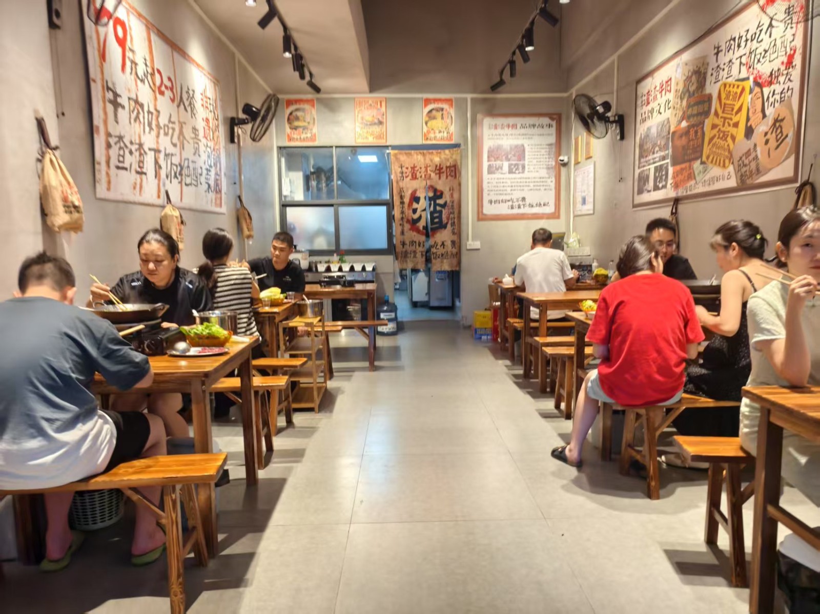 仁怀国贸正后门餐饮店转让