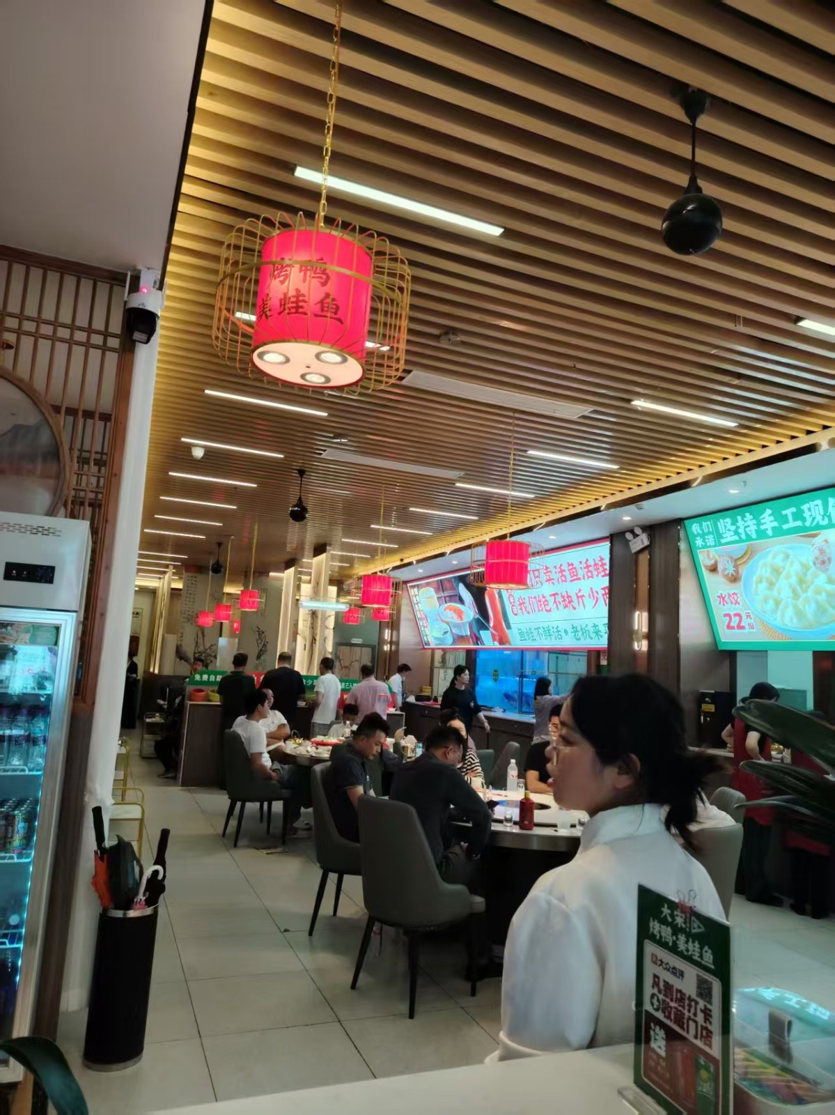 仁怀四转盘方圆荟对面15米大门头餐馆转让