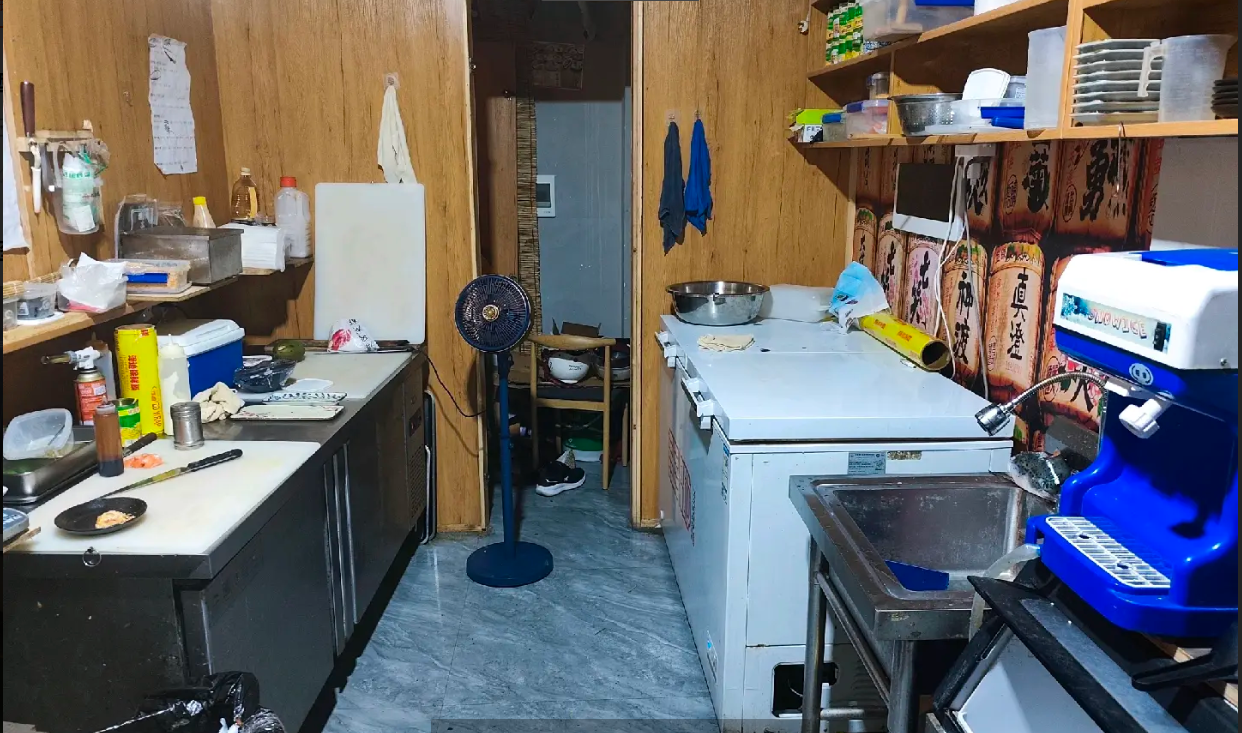 (转让)圣城公园美食街店铺转让