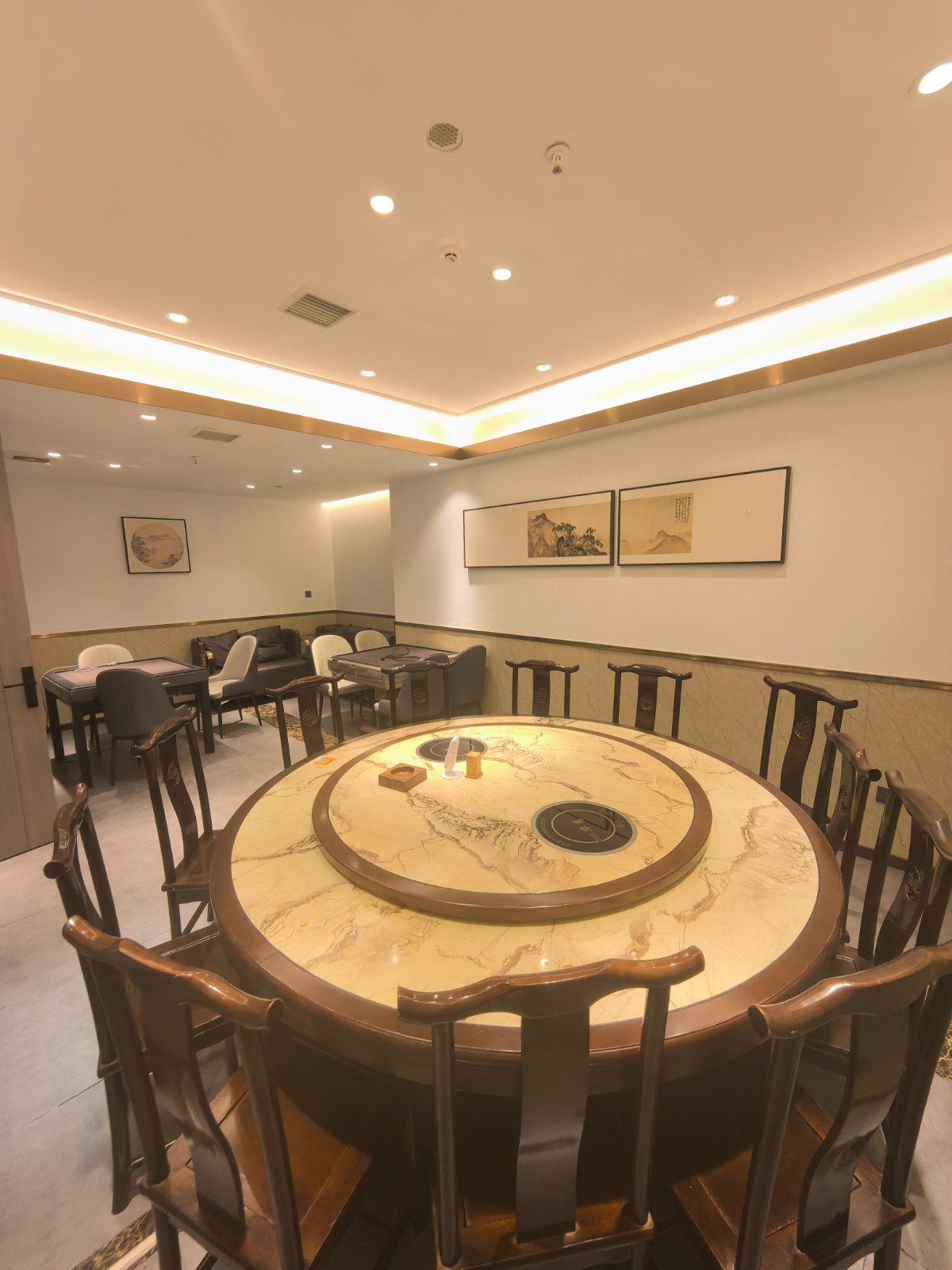 苏州路美食街双门头高端餐厅整体转让