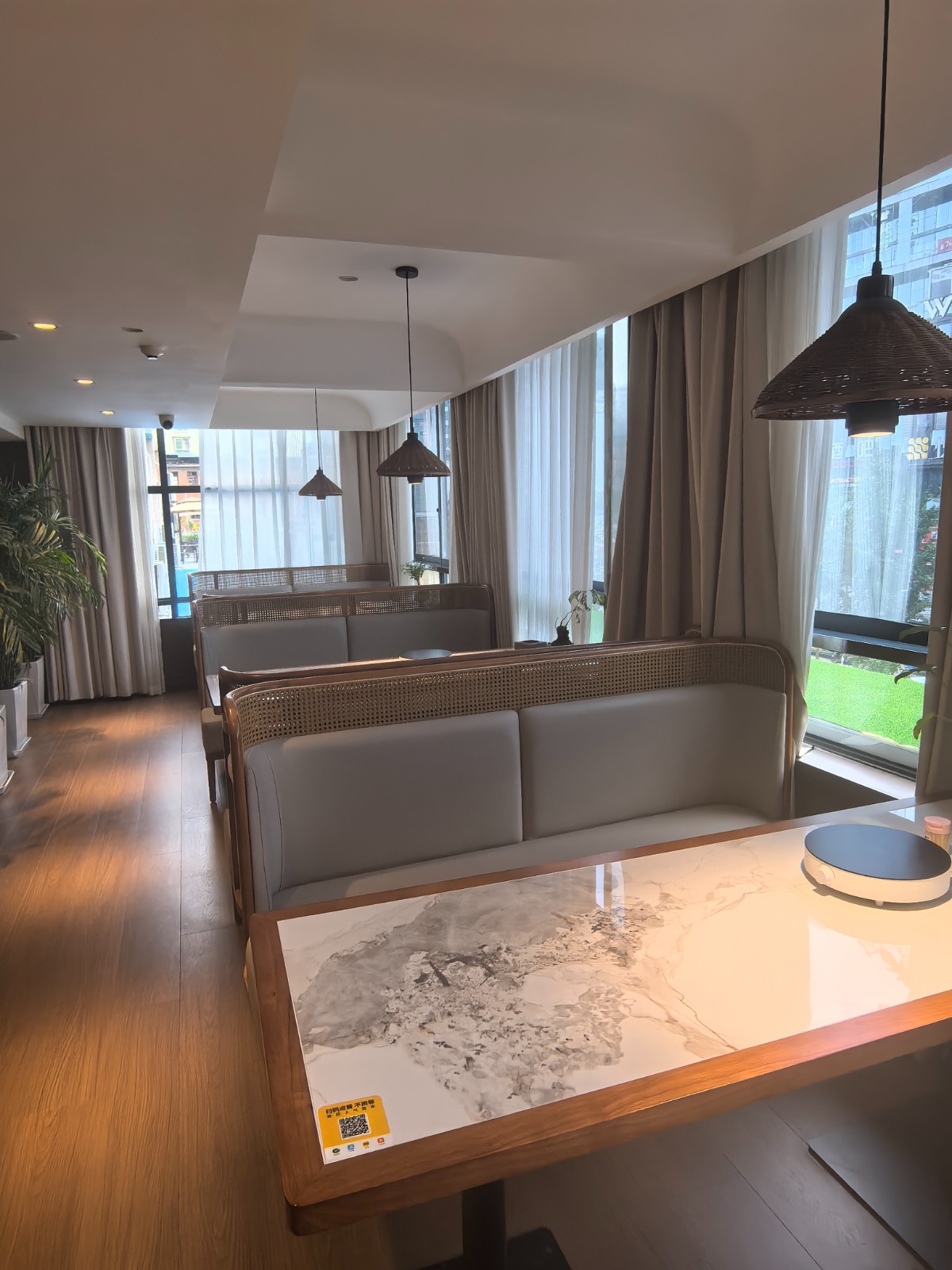 苏州路美食街双门头高端餐厅整体转让