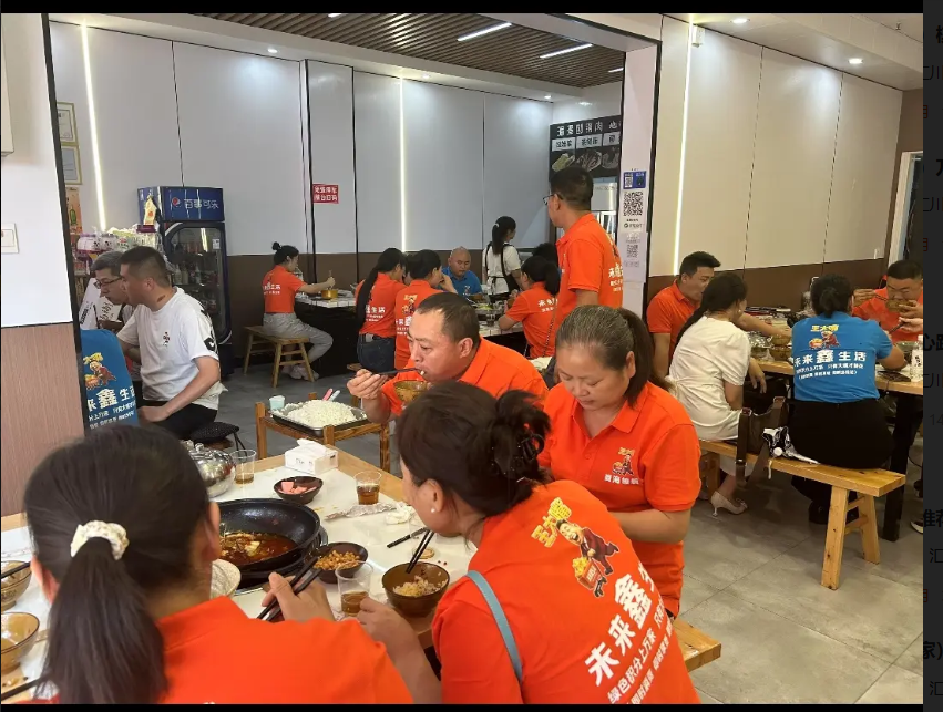 (转让)店铺位于汇川大院林达美食街广场入口处地理位置优越.
