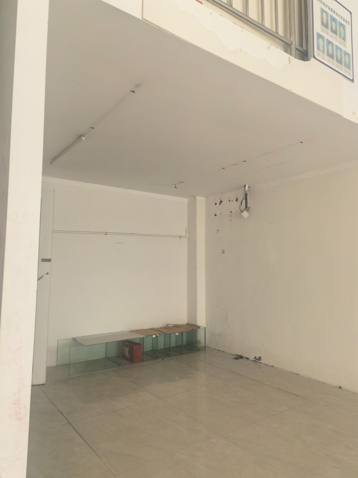 仁怀解放广场边上门面房东直租
