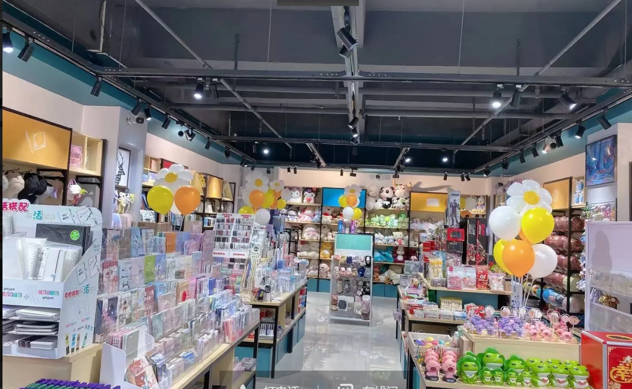 (转让)学校门口文具店转让，地理位置佳，成熟客源