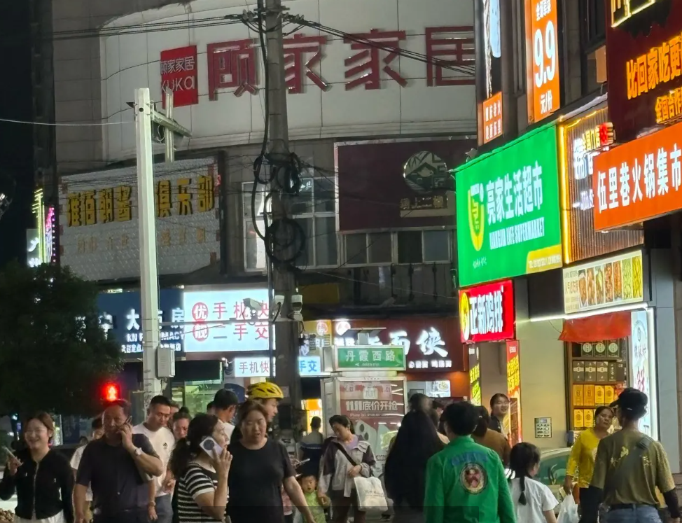 (转让)商业街路口双马路口十个月房租20万转让费