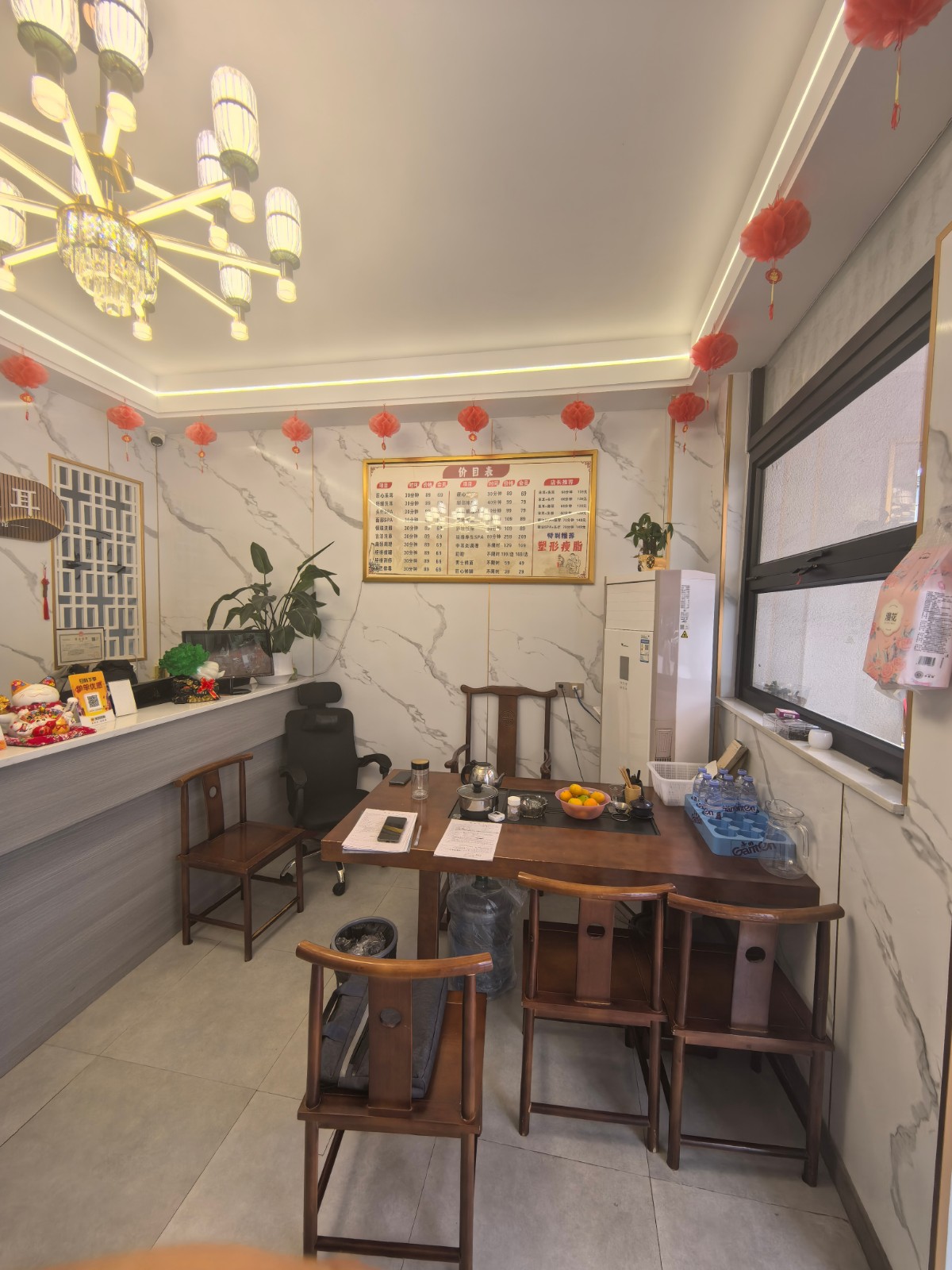 遵义厦门路遵义公馆门口采耳店转让